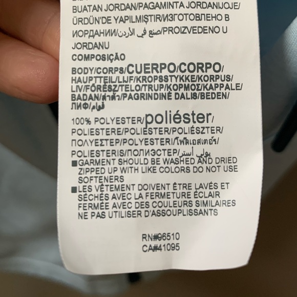 NWT UA Lightweight Jacket - Picture 6 of 6